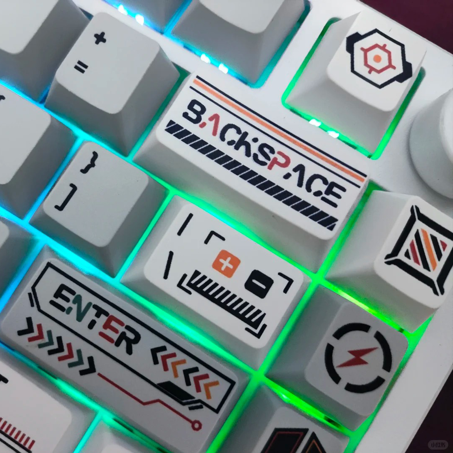 95 Keys Cherry Profile Graffit - Gaming Keyboard Ergo recensie en prijs